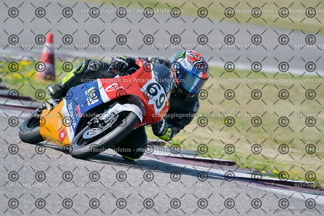 26BT02-0562 | markuskiefer.com - Realisiert mit Pictrs.com