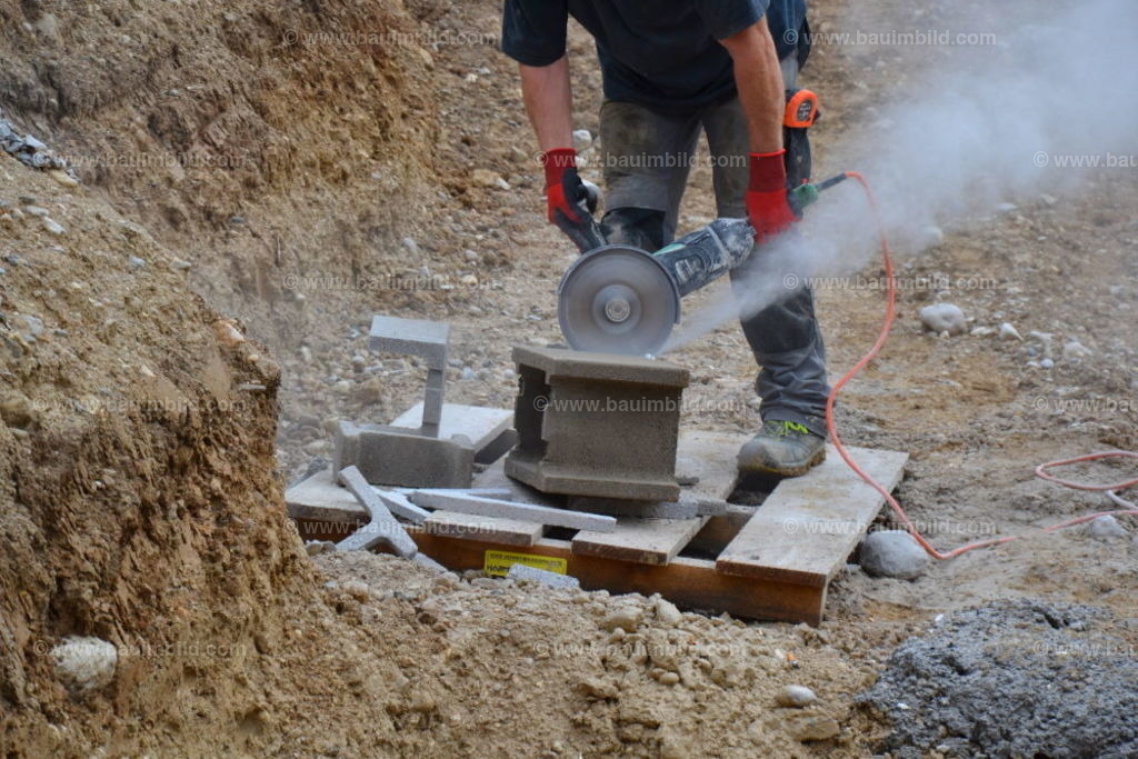bib-lg07-mauerarbeiten-0089 | Nach LV-Leistungsgruppen sortierte Detailfotos über den Bau eines Hauses. Alle Hausbau-Bilder direkt vom Urheber und Autor der Website Haus-Selber-Bauen.com