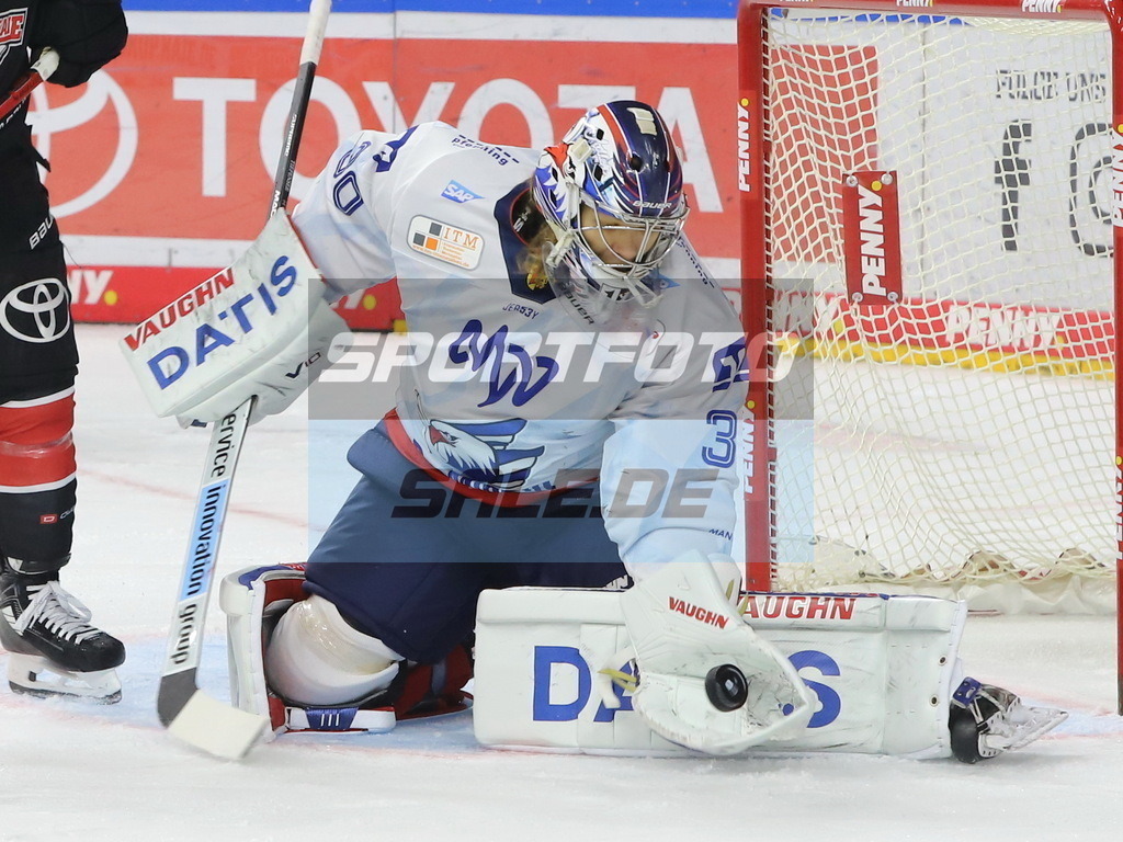 Arno Tiefensee - MAN | Arno Tiefensee - MAN - Realisiert mit Pictrs.com