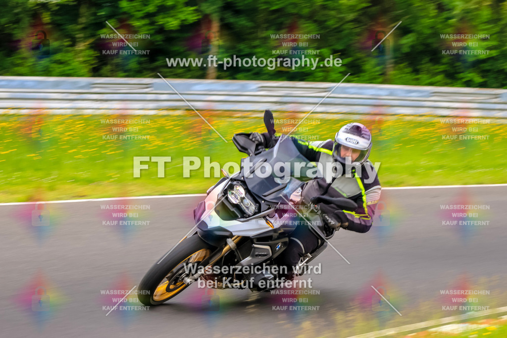 VBK-7133 | Hier findet Ihr Bilder von Touristenfahrten auf der Nürburgring Nordschleife oder von anderen Veranstaltungen die ich besucht habe. Viel Spass beim Durch Schauen 