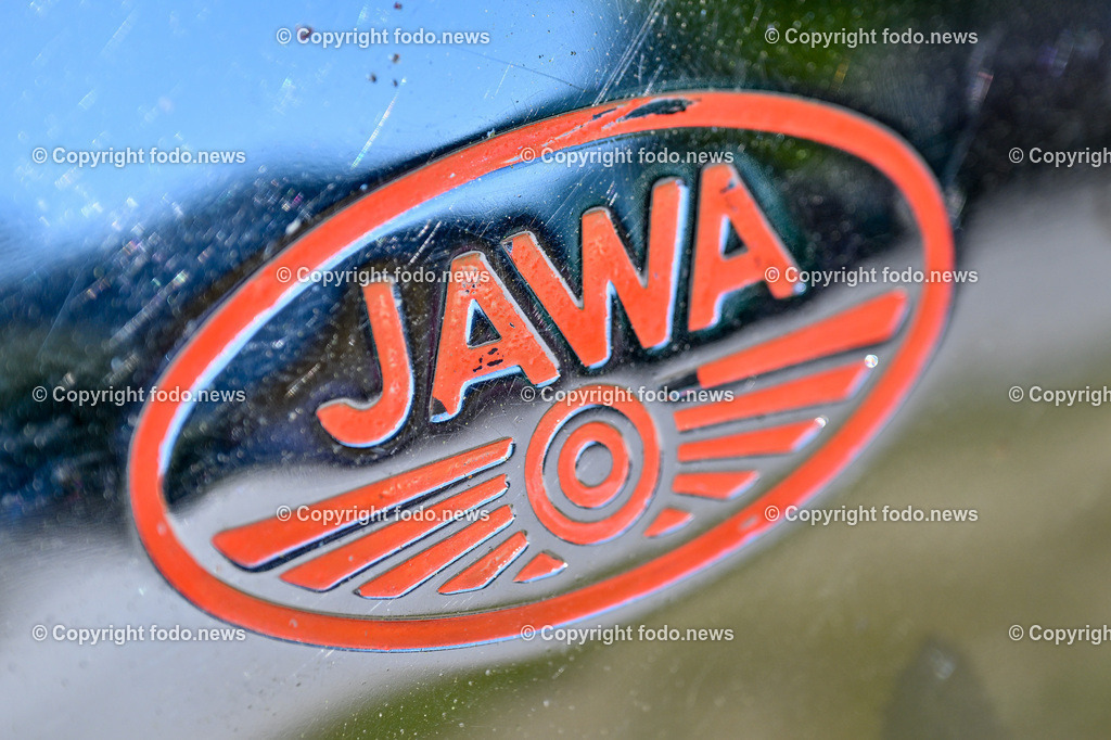 Slowakei_ Povazska Bystrica_ Veteran Tour Manin_ 14.06.2025-9 | 14.06.2025, Slowakei, SVK, Trenciansky kraj, Povazska Bystrica, im Bild Oldtimer Klub, Historische Fahrzeuge, Veteran Tour Manin, Auto, Alt, Besucher, Menschen, Feature, Symbolbild