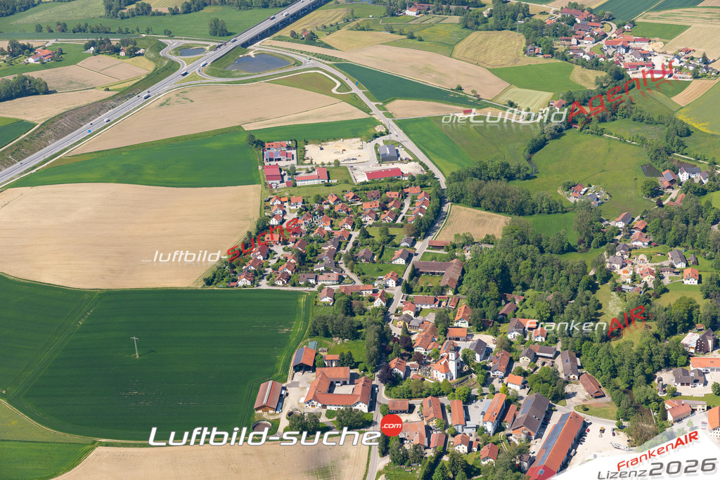 Das Luftbild der Stadt Lengdorf wurde 2021 vom Flugzeug heraus erstellt (keine Drohne) Aufnahmehöhe ca.450 Meter- hohe Bildauflösung und Druck-Qualität garantiert!