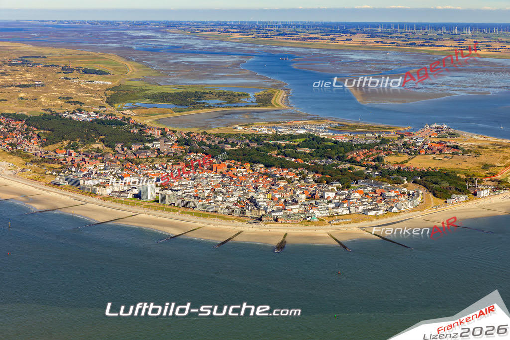 Aktuelles Luftbild von  Norderney - Die Luftaufnahme wurde 2022 mittels UL-Flugzeug erstellt ( keine Drohne ) - hochauflösende Kamera-Systeme von  Canon -Beste Qualität - Für grossformatige Ausdrucke geeignet. Die Geschenkidee !