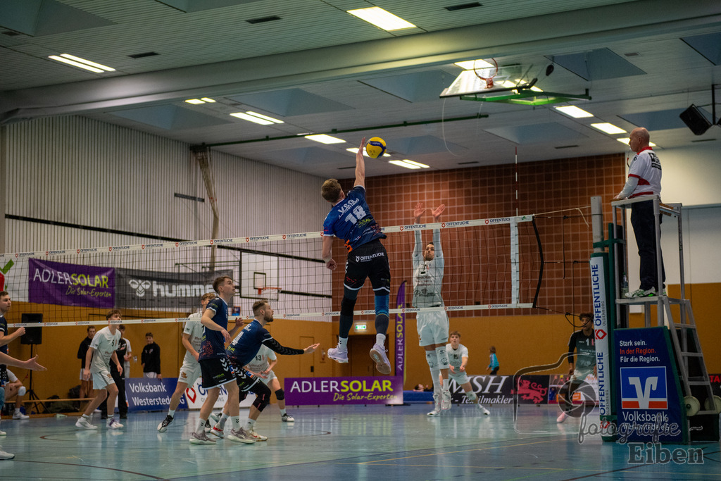 VSG Ammerland-Oldenburger TB | Regionalliga; VSG Ammerland (blau)-Oldenburger TB (weiß) am 18.01.2025 in Bad Zwischenahn (Sporthalle Schilldestraße ), Photo: Philip Eiben 2025 - Realisiert mit Pictrs.com