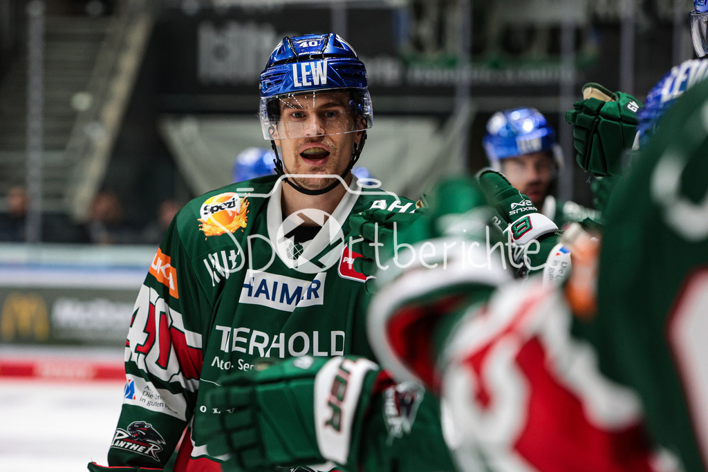 Augsburger Panther - Bietigheim Steelers | Sebastian WAENNSTROEM (AEV #40) jubelt ueber seinen Treffer zum 1-0 fuer Augsburg