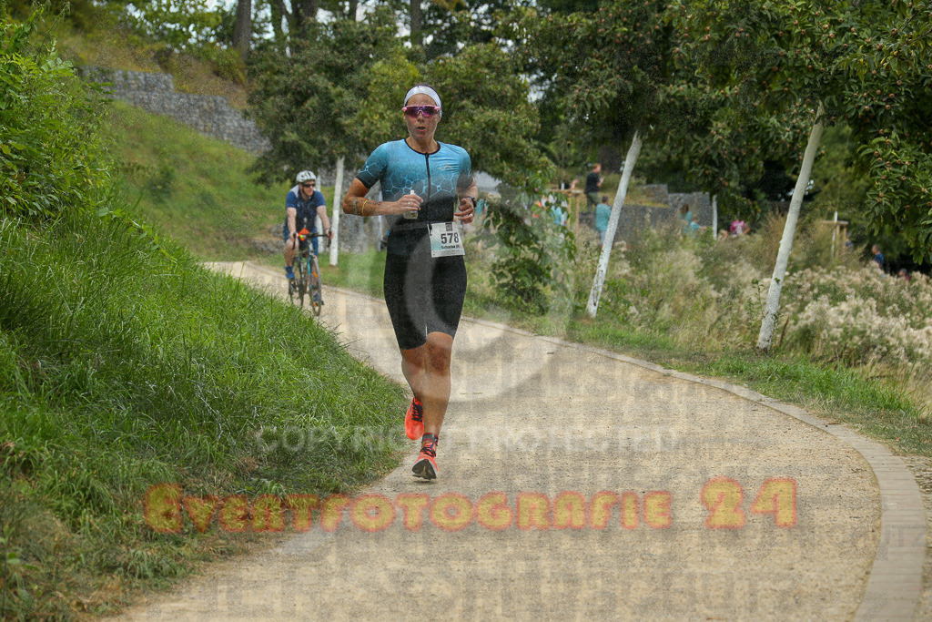250824_1420_EX1_5887 | Sportfotografie im Rhein-Sieg Kreis, Köln, Bonn, NRW, Rheinland Pfalz, Hessen, etc. Unser Tätigkeitsfeld umfasst den Laufsport vom Volkslauf über den Marathon, Duathlon, Triathon bis zum Ultralauf wie Kölnpfad Ultra oder Schindertrail.
