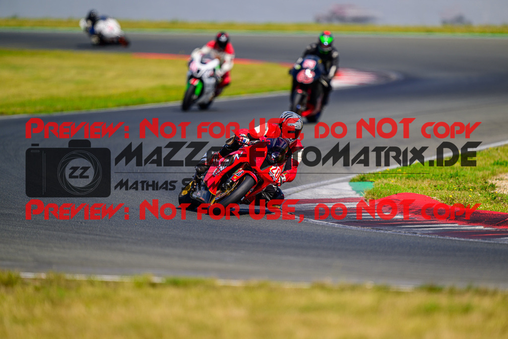 MaZZes_FotoMatrix_240725_6007705_9617 | ROT