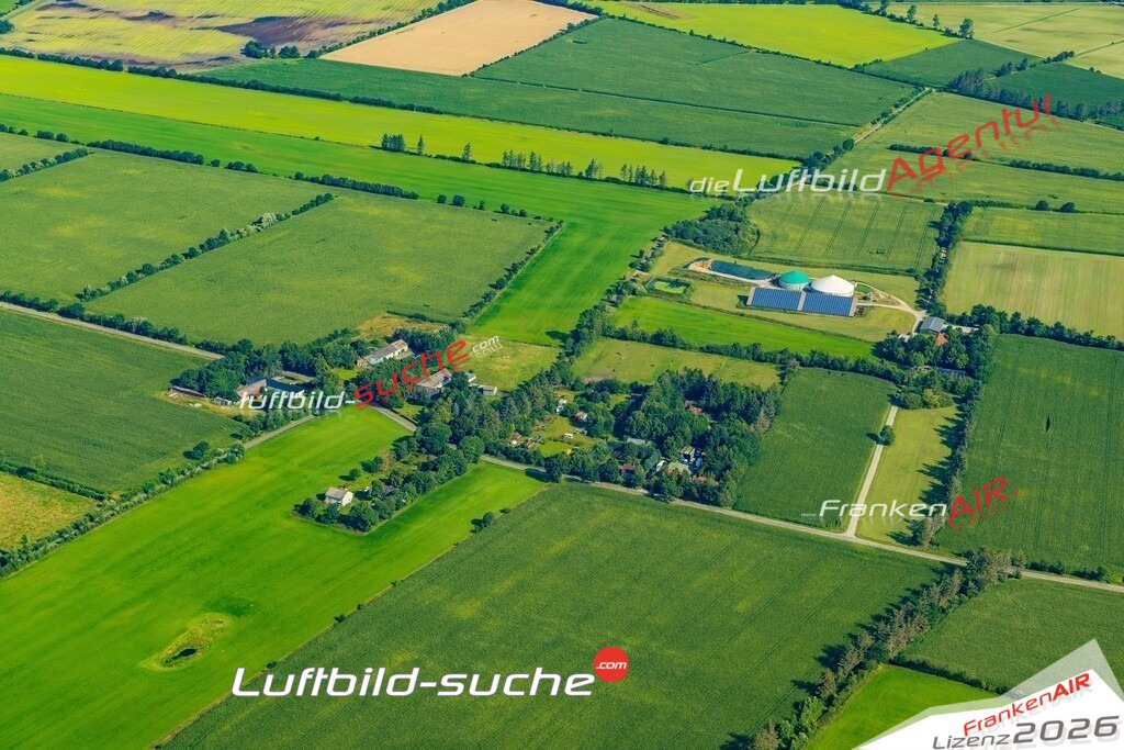 Luftaufnahme der Stadt Weesby - Die Luftaufnahme wurde 2025 vom UL-Flugzeug heraus erstellt ( keine Drohne ) - Hochauflösende Luftaufnahme - für professionelle Ausdrucke geeignet. Die Geschenkidee !Hier alle&nbsp;Infos zur Lizenzierung der LuftaufnahmeWir fliegen auch dieses Jahr wieder in Ihre Region um Luftbilder zu erstellen.- Luftbild anfragen