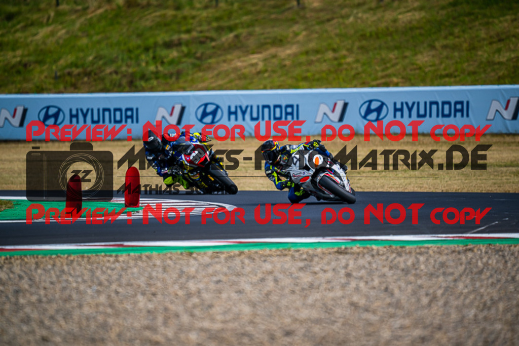 MaZZes_FotoMatrix_220625_2206 | PROSUPERSTOCK