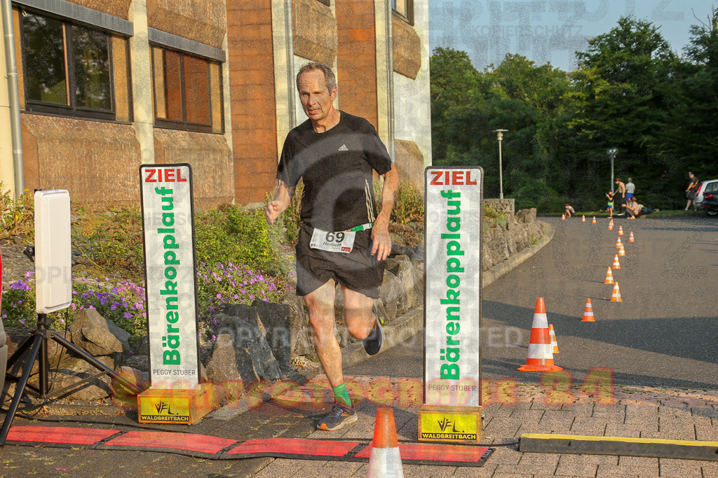 240802_1916_EX1_6238 | Sportfotografie im Rhein-Sieg Kreis, Köln, Bonn, NRW, Rheinland Pfalz, Hessen, etc. Unser Tätigkeitsfeld umfasst den Laufsport vom Volkslauf über den Marathon, Duathlon, Triathon bis zum Ultralauf wie Kölnpfad Ultra oder Schindertrail.