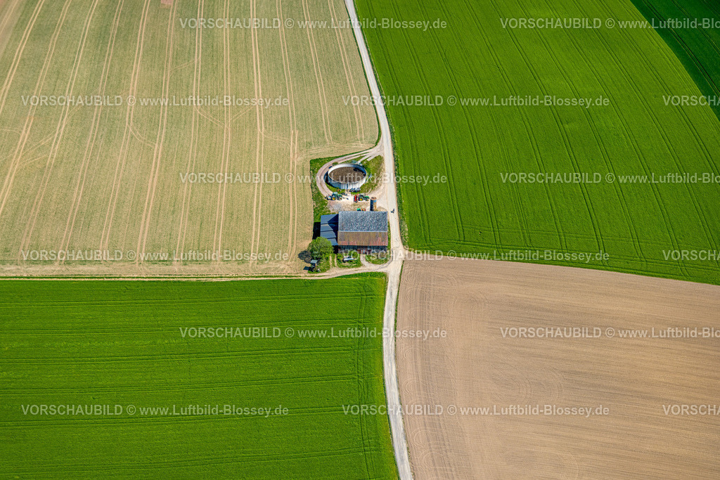 Schmallenberg240505326 | Luftbild, Wiesen und Felder, kachelförmige geometrische Strukturen, Traktor und landwirtschaftliche Anlage Winkhausen, Schmallenberg, Sauerland, Nordrhein-Westfalen, Deutschland