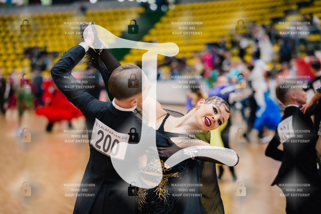 Hessen Tanzt WDSF Open Junior II Standard 9th (200) Lukas Alekna _ Emilia Wilhelmine Adler (TSC Rot-Gold-Casino Nürnberg)-2025-05-17-7572 | Webshop for digital downloads and prints of dance sport, event & show photographer Julian Link - Realisiert mit Pictrs.com