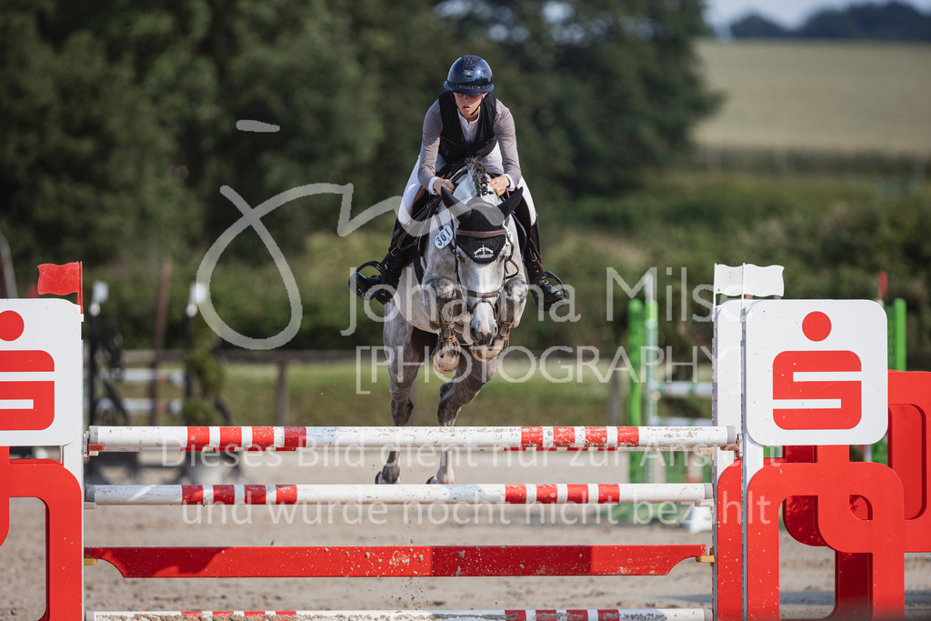 240627_LüPfSpTa_SprPf-M-257 | Deine schönsten Turniermomente als professionelle Fotos! Entdecke hochwertige Pferdesport-Fotografie im Online-Shop. Jetzt Fotos finden & bestellen!