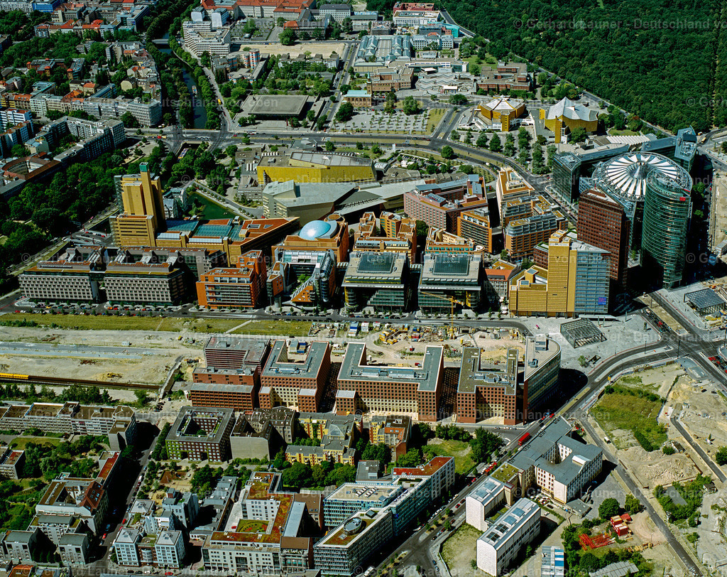 9300341 | Potsdamer Platz Arkaden, Berlin