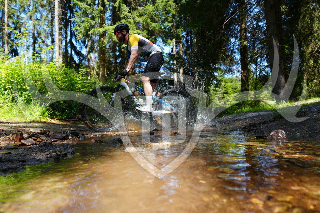 FC604809 | Fotogalerie der Treibjagd im Dunkelwald - Dein MTB Etappenrennen im Erzgebirge - Realisiert mit Pictrs.com