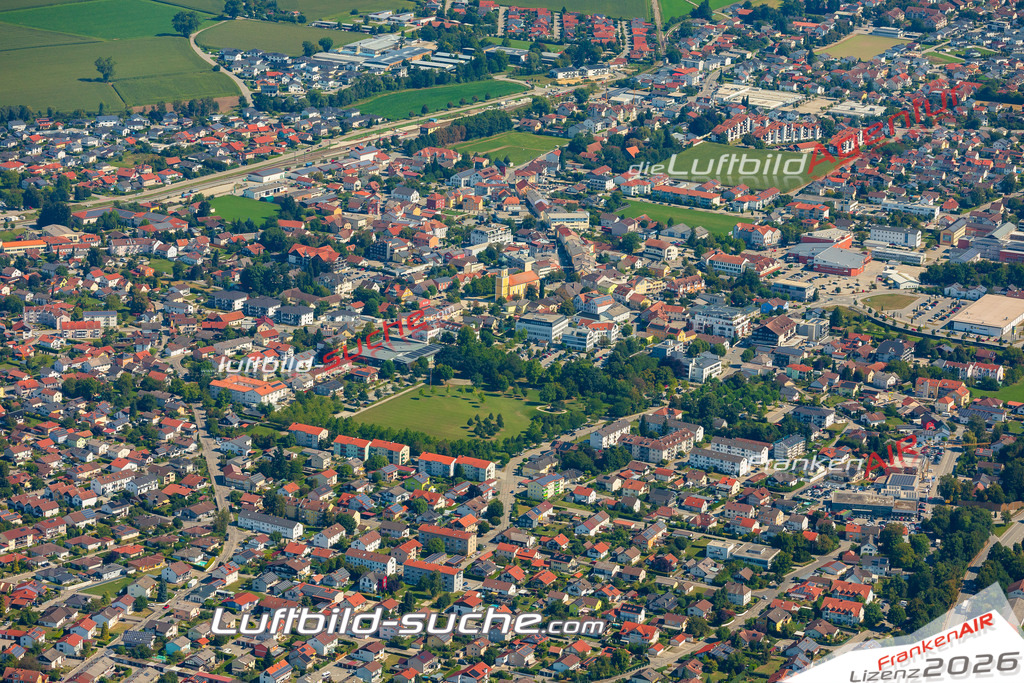 Luftaufnahme der Stadt Pocking - Die Luftaufnahme wurde 2025 vom UL-Flugzeug heraus erstellt ( keine Drohne ) - Hochauflösende Luftaufnahme - für professionelle Ausdrucke geeignet. Die Geschenkidee !Mit Lizenz und Bildrechte bestellbar