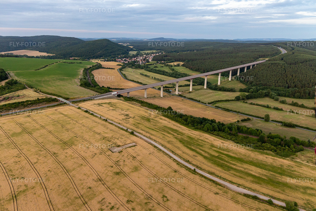 Luftbild: A71 Talbrücke über die Zahme Gera in Martinroda im Bundesland Thüringen in Deutschland. Foto: IMG_116154.jpg vom 10.07.2019 durch Werner Riehm/FLY-FOTO.de