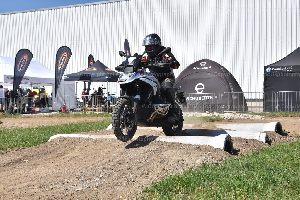 DSC_0139 | Sportfotografie , Motorsport, Motoross, Reitsport, Mointainbike, Enduro,
Landschaft , Outdoor, Eventfotografie, Landschaft, Bilder online bestellen - Realisiert mit Pictrs.com