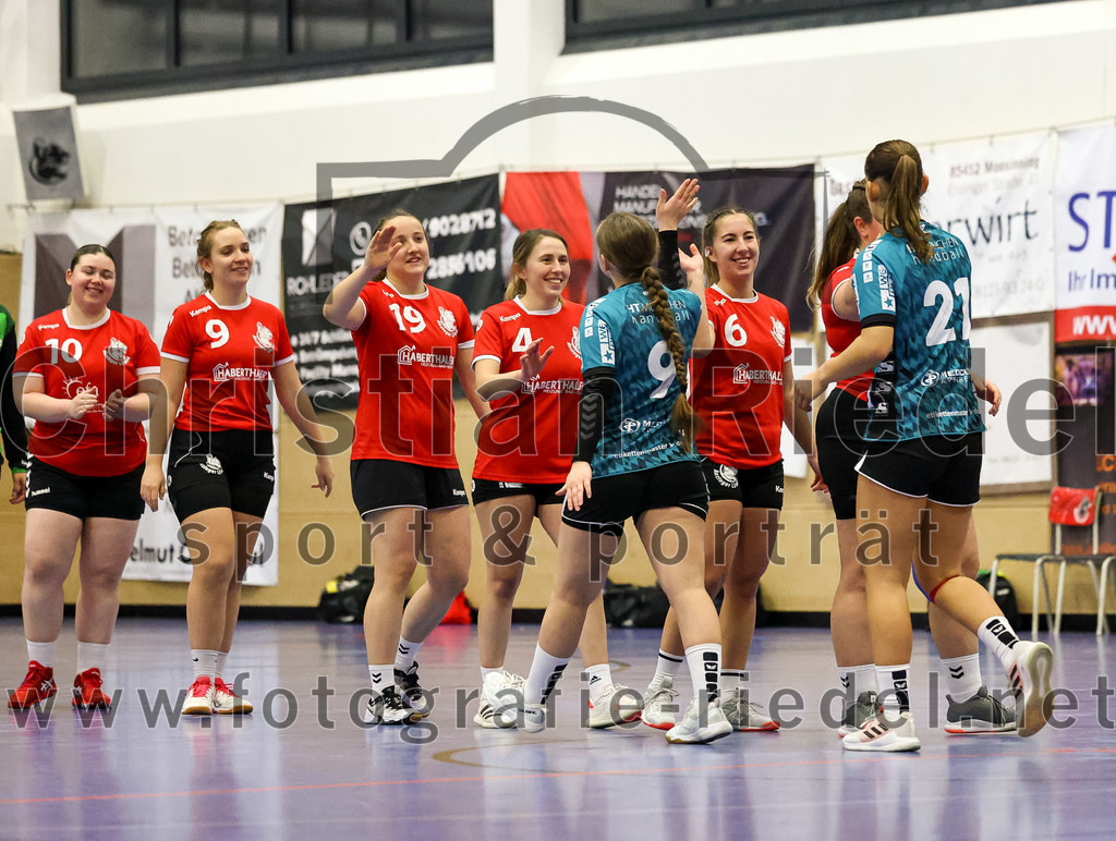 2022-11-27_006_SV_Anzing_gegen_HT_Muenchen_II | Anzing, Deutschland, 27.11.2022:
Handball, Bezirksliga 2022 / 2023, 7. Spieltag, SV Anzing gegen HT München II, Endergebnis: 28:32

Michelle Laszlo (SV Anzing, #10), Luisa Höger (SV Anzing, #9), Sarah Reither (SV Anzing, #19), Louisa Böhm (SV Anzing, #4), Katharina Slavik (HT München, #9), Denise Bäumler (SV Anzing, #6), Katharina Martin (HT München, #21)

Foto: Christian Riedel / fotografie-riedel.net