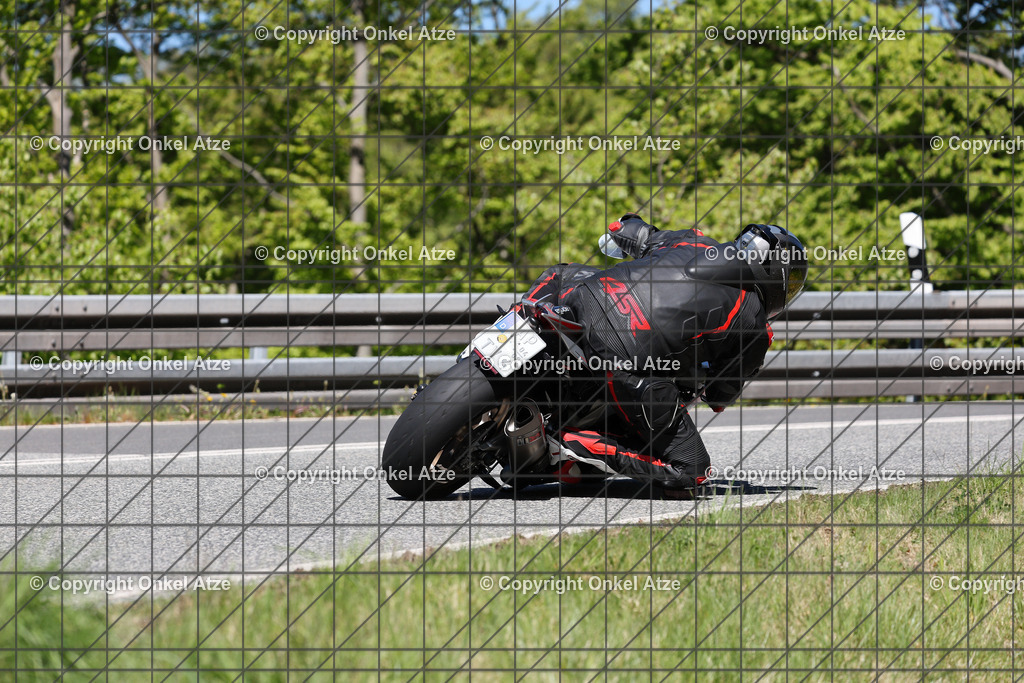 IMG_9944 | Fotograf am Kyffhäuser. Onkel Atze. Kyffhäuser Rennstrecke. Café36. Motorsportfotografie. - Realisiert mit Pictrs.com