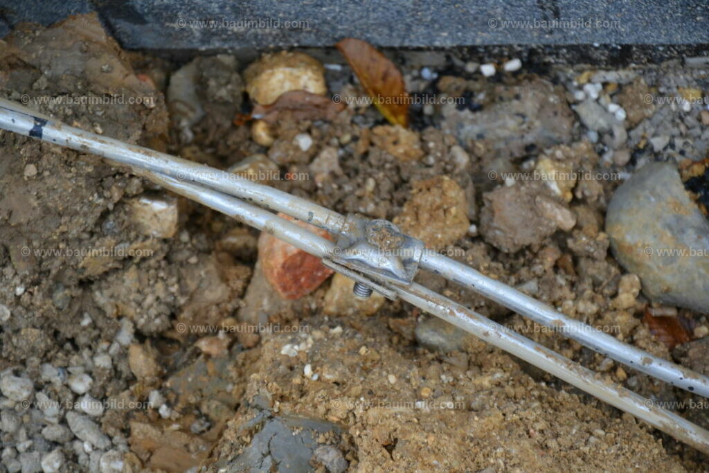 bib-lg17-elektroinstallation-0032 | Nach LV-Leistungsgruppen sortierte Detailfotos über den Bau eines Hauses. Alle Hausbau-Bilder direkt vom Urheber und Autor der Website Haus-Selber-Bauen.com