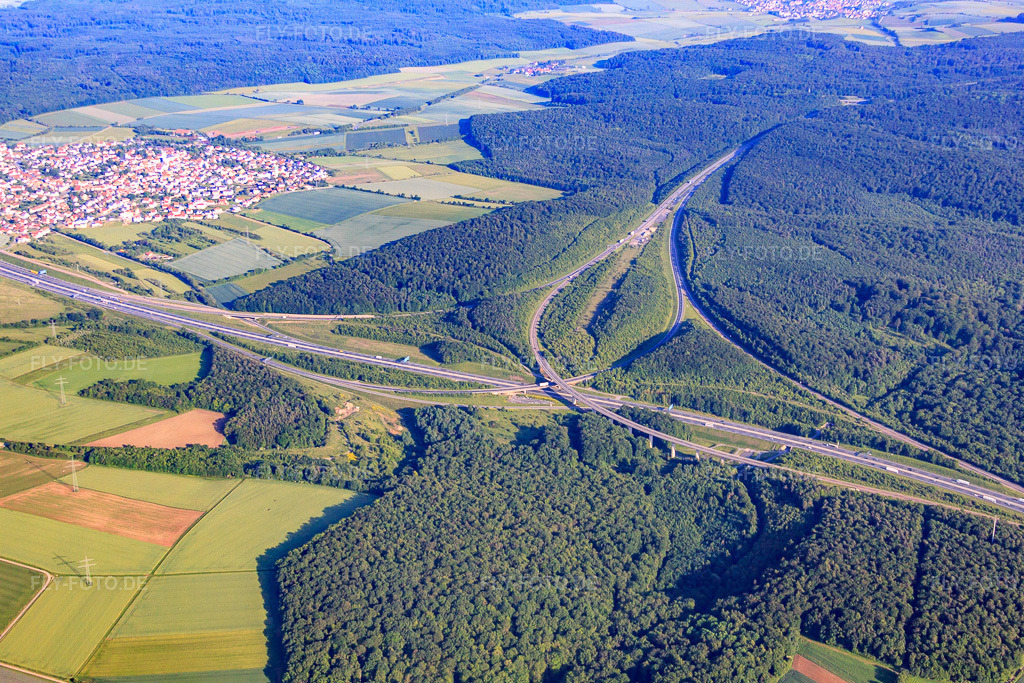 Luftbild: Autobahndreieck Würzburg West A43/A81 in Irtenberger Wald im Bundesland Bayern in Deutschland. Foto: IMG_66232.jpg vom 30.05.2014 durch Werner Riehm/FLY-FOTO.de