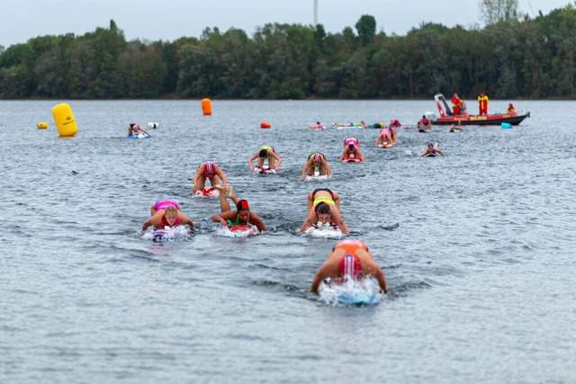 DLRG, Rettungssport, Beach- & Oceanevents, NRW-Landesmeisterschaften Freiwasser Rettungssport 2026 20.09.2026 | Kalkar-Wissel, Deutschland - September, 20: Impressionen der 7. NRW-Landesmeisterschaften Freiwasser Rettungssport 2026 im Naturbad Wisseler See (Foto: Benedikt Lang (DLRG)) - Realisiert mit Pictrs.com