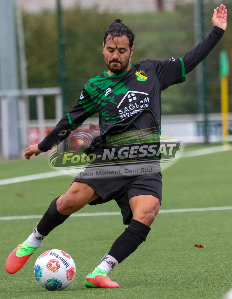 SC Enger - TuS Hücker-Aschen | Auf dem Bild zu sehen: schwarz SC Enger: Jack AygülSC Enger, TuS Hücker-Aschen, Saison 26/27, Kreisliga A, Enger, Deutschland - Realisiert mit Pictrs.com