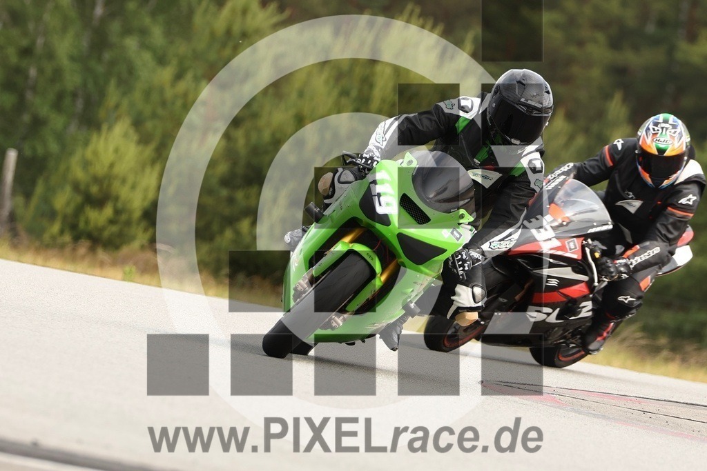 0331-20250609_12024 | Schöne Erinnerungen an spannende Momente - das festzuhalten ist unser Job. PIXELrace.de ist seit 2003 auf den Rennstrecken Europas unterwegs um die Action draußen beim Fahren und die wunderbare Stimmung imm Fahrerlager für euch einzufangen.