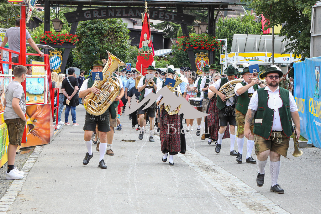 OE7A1787 | die Festeröffnung in Zwiesel mit prominentem Besuch, Ministerpräsident Markus Söder sowie Minister Hubert Aiwanger.