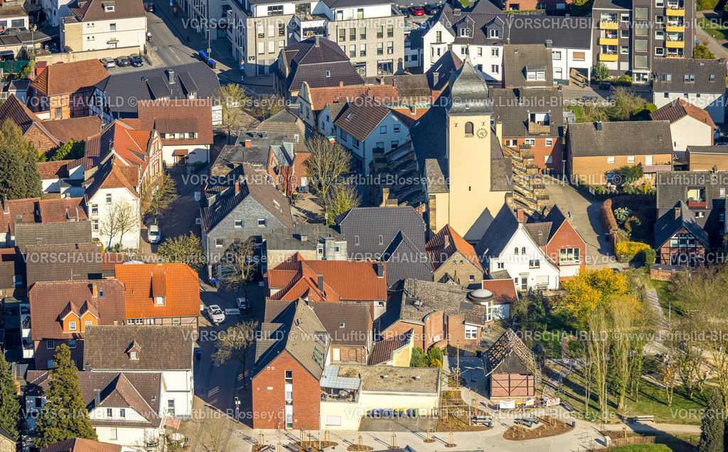 Selm250404570 | Luftbild, kath. St. Stephanus Kirche im Ortszentrum, Wohngebiet und Ortsansicht Bork, Selm, Münsterland, Nordrhein-Westfalen, Deutschland