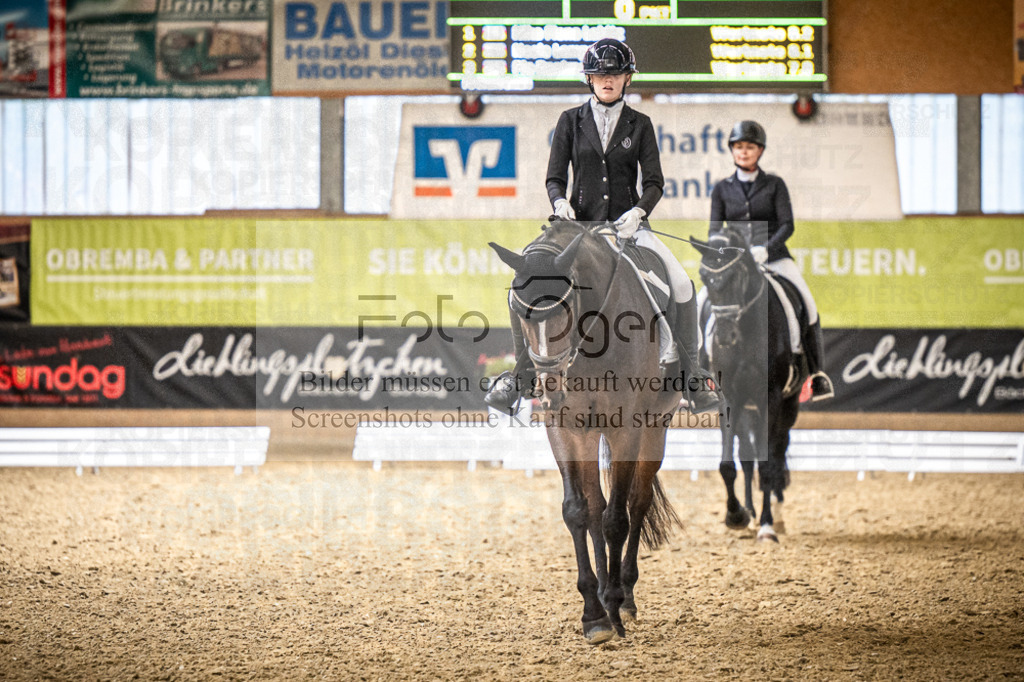 DOS_2034 | Entdecke hochwertige Reitturnierfotos von Foto Oger. Professionell, emotional und authentisch – jetzt Lieblingsmomente im Shop bestellen.Deutschlandweite Turnierfotografie. - Realisiert mit Pictrs.com