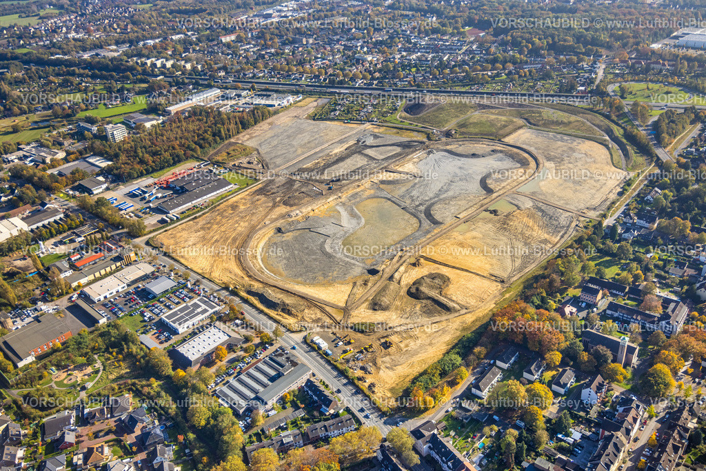 Recklinghausen241017028SER | Luftbild der ehemaligen Trabrennbahn Recklinghausen, an der Autobahn A2, mit nördlicher Tangente der Blitzkuhlenstraße, König-Ludwig, Recklinghausen, Ruhrgebiet, Nordrhein-Westfalen, Deutschland