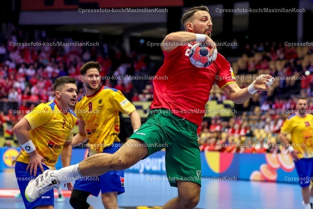 EHF16012601012 | 16.01.2026, Handball, Men's EHF EURO 2026, Portugal - Rumänien, Jyske Bank Boxen in Herning, Dänemark, Preliminary Round:  Miguel Jose Soares Neves (Portugal #20) 
