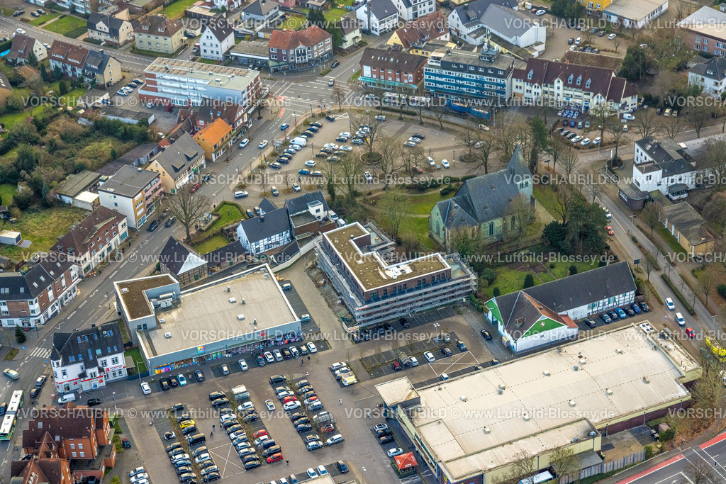 Hamm241201141 | Luftbild, evang. Sankt-Viktor-Kirche, Baustelle mit Neubau und Parkplatz Herringer Markt, Einkaufszentrum Herringen Zentrum, Stadtbezirk Herringen, Hamm, Ruhrgebiet, Nordrhein-Westfalen, Deutschland