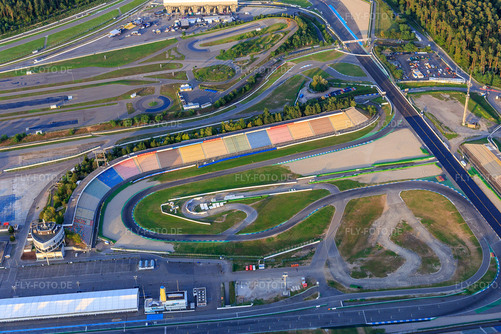 Luftbild: Haupttribüne des Hockenheimring Baden-Württemberg in Hockenheim im Bundesland Baden-Württemberg in Deutschland. Foto: IMG_102562.jpg vom 24.08.2017 durch Werner Riehm/FLY-FOTO.dehockenheimring.de
