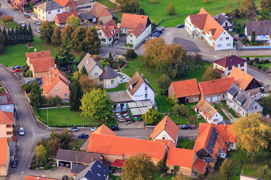 Luftbild: Auberge Ecurie du Rhin in Neuhaeusel im Bundesland Bas-Rhin in Frankreich.Foto: IMG_074383.jpg vom 04.10.2014 durch Werner Riehm/FLY-FOTO.deAuflösung des Originals: 5083 x 3388 px