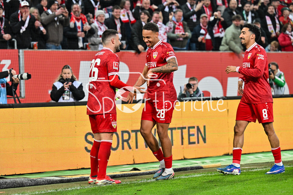 FC Augsburg - VfB Stuttgart | AUGSBURG, GERMANY - 22. MAERZ: Jubel der Gäste nach dem Treffer zum 1-4 durch Deniz UNDAV (VfB Stuttgart 26) / Tor / Torschuetze / Freude / Happy während dem Bundesligamatch zwischen dem FC Augsburg und dem VfB Stuttgart am 27. Spieltag in der WWK Arena / DFL REGULATIONS PROHIBIT ANY USE OF PHOTOGRAPHS AS IMAGE SEQUENCES AND/OR QUASI-VIDEO