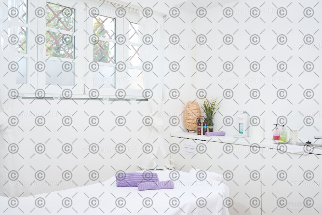 002_202409_Moni-Massage_NZ9_3289 | proPHOTO - Realisiert mit Pictrs.com