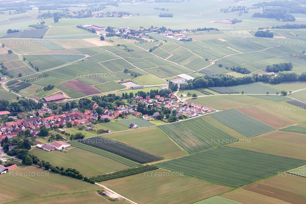 Aerial view: View of the town in Steinseltz in the state Bas-Rhin, France.Photo: IMG_100727.jpg taken on 06/05/2017 by Werner Riehm/FLY-FOTO.comResolution of the original: 5472 x 3648 px