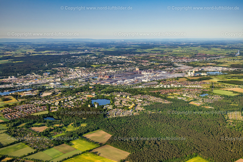 Wolfsburg_VW_Werk_Volkswagen_ELS_3577050623 | WOLFSBURG 05.06.2023 Blick auf das VW - Werksgelände Forschung & Entwicklung der Volkswagen AG an der VW-Straße an der VW-Mittelstraße in Wolfsburg im Bundesland Niedersachsen. Weiterführende Informationen bei: VOLKSWAGEN AG. // View of the VW - factory premises research & development of Volkswagen AG on street VW-Mittelstrasse in Wolfsburg in the state of Lower Saxony. Further information at: VOLKSWAGEN AG. Foto: Martin Elsen