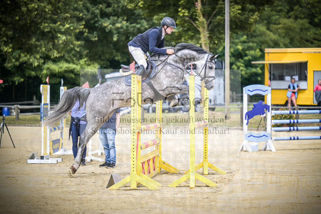 DOS_6696 | Entdecke hochwertige Reitturnierfotos von Foto Oger. Professionell, emotional und authentisch – jetzt Lieblingsmomente im Shop bestellen.Deutschlandweite Turnierfotografie. - Realisiert mit Pictrs.com