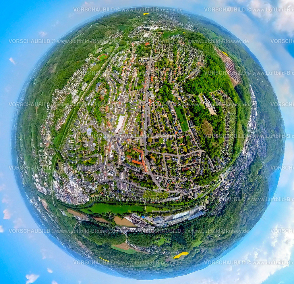 Hagen230520032Hohenlimburg | Luftbild, Hohenlimburg Ansicht mit Bundesstraße B7 Iserlohner Straße, Erdkugel, Fisheye Aufnahme, Fischaugen Aufnahme, 360 Grad Aufnahme, Hohenlimburg, Hagen, Sauerland, Nordrhein-Westfalen, Deutschland