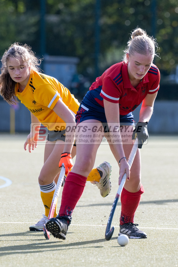 SFE_20231021_0128 | Deutsche Meisterschaft Weibliche U16 Halbfinale Düsseldorfer HC - Harvestehuder THC am 21.10.2023 in Köln (Düsseldorfer Hockeyclub 1905 e.V.), Photo: Stephan Fehrmann 2023 (Sports-Gallery)