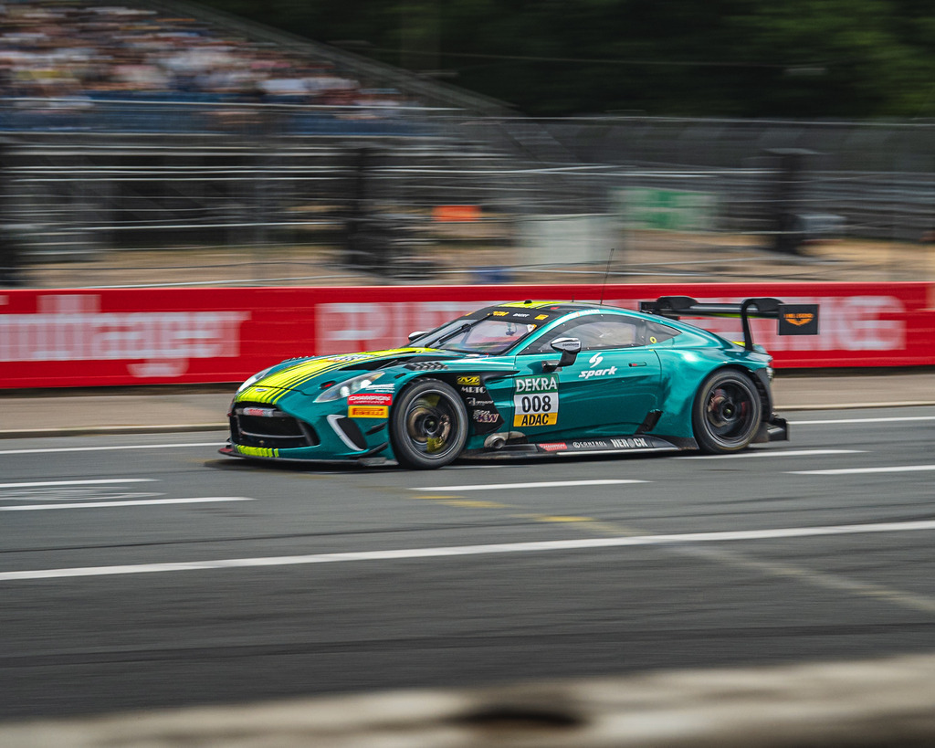TXO06215 | Exklusive Motorsport-Fotografie aus Leipzig von TXO Media – für Rennfahrer, Teams & Sponsoren. Sausemuth liefert starke Bilder, die Emotion zeigen. Jetzt buchen & glänzen! - Realisiert mit Pictrs.com