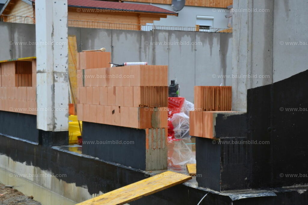 bib-lg05-abdichtungen-0017 | Nach LV-Leistungsgruppen sortierte Detailfotos über den Bau eines Hauses. Alle Hausbau-Bilder direkt vom Urheber und Autor der Website Haus-Selber-Bauen.com