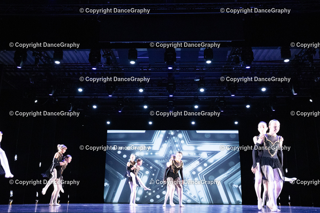 GPHY6229 | DanceGraphy - Realisiert mit Pictrs.com