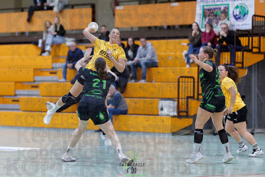 Frauen Oberliga Mitte (HHV); HSG Kleenheim/Langgöns II - HSG Eibelshausen/Ewersbach | Frauen Oberliga Mitte (HHV); HSG Kleenheim/Langgöns II - HSG Eibelshausen/Ewersbach am 01.11.2025 in Oberkleen (Weidig-Halle)Photo © 2025 - Jörg Heinrich - Realisiert mit Pictrs.com