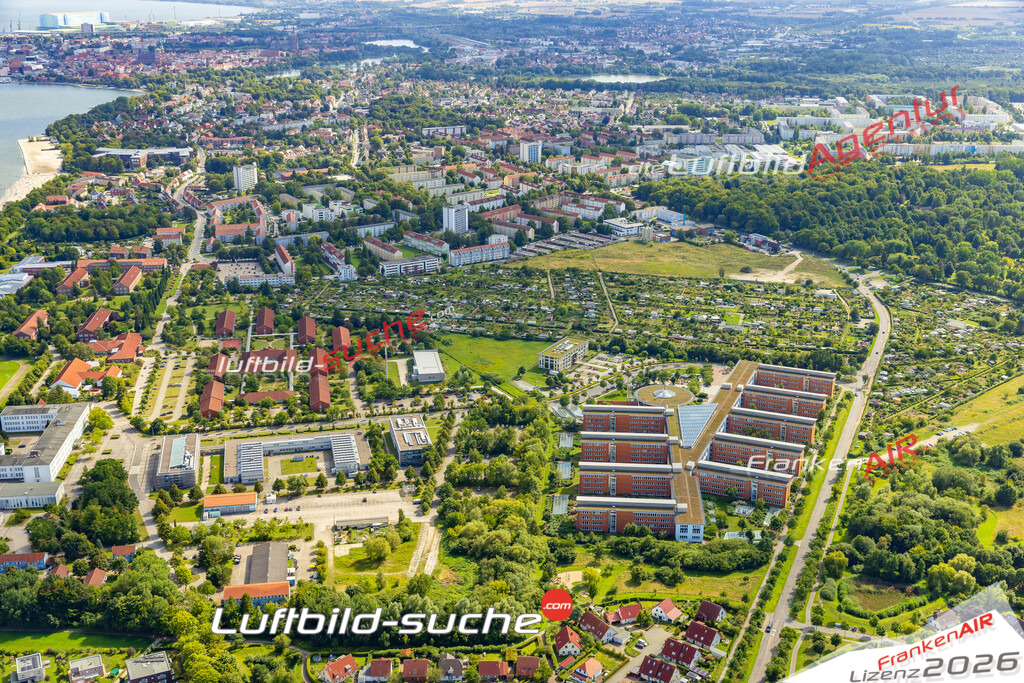 Luftaufnahme zur Schwedenschanze Stralsund - Die Luftaufnahme wurde 2025 vom UL-Flugzeug heraus erstellt ( ohne Drohne ) - Hochauflösende Luftaufnahme - für professionelle Ausdrucke geeignet. Die Geschenkidee !Mit Lizenz und Bildrechte bestellbar