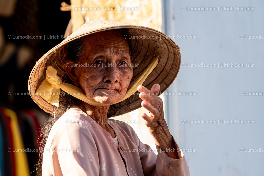 202510-131 | Stockfoto und Bilderpool mit Bildmaterial aus Deutschland, dem Harz, Halberstadt, Quedlinburg, Wernigerode und weltweit. Qualitativ hochwertige und professionelle Fotos anschauen und kaufen. - Realisiert mit Pictrs.com
